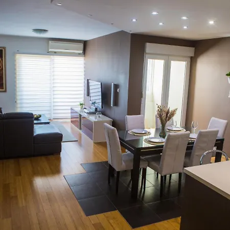Open Space With Sea View Apartman Split